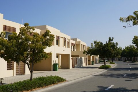 3 bedrooms Townhouse in Ras Al Khaimah, UAE No. 183965