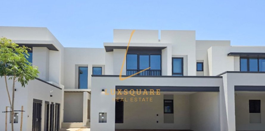 Villa de 3 chambres à Jebel Ali, UAE No. 165898
