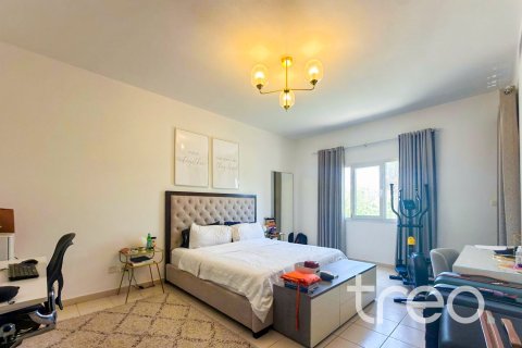 Villa de 5 dormitorios en Meadows 8, UAE No. 200844 12