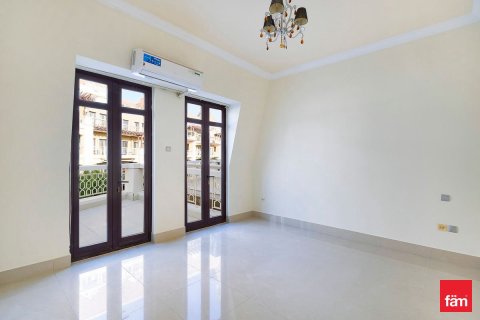 Villa de 4 dormitorios  No. 134768 6