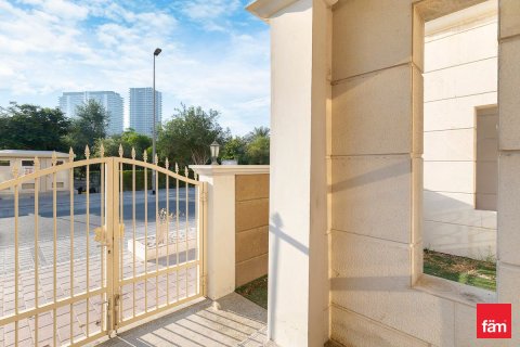 Villa de 4 dormitorios  No. 134768 25