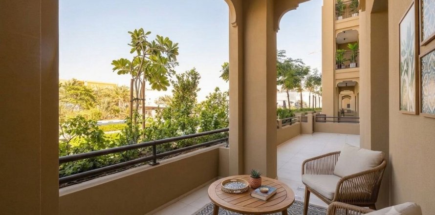Apartment de 2 dormitorios en Umm Suqeim, UAE No. 168446