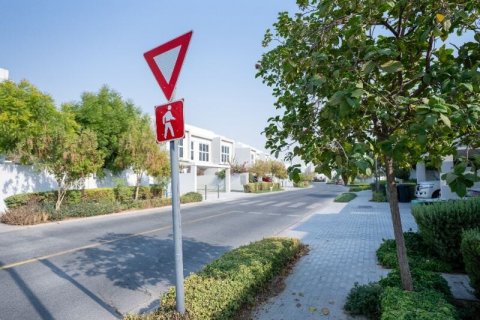 Таунхаус с 3 спальнями в Arabella Townhouses, ОАЭ №163438 4