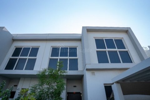 Таунхаус с 3 спальнями в Arabella Townhouses, ОАЭ №163438 3