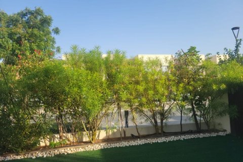 4 غرف نوم فيلا في EMAAR South, الإمارات العربية المتحدة رقم 163439 6