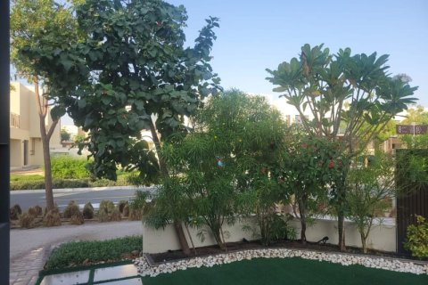 4 غرف نوم فيلا في EMAAR South, الإمارات العربية المتحدة رقم 163439 4