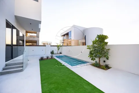 Villa de 5 dormitorios en  Yas Acres, UAE No. 150095 3