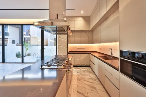 Villa de 5 dormitorios en  Yas Acres, UAE No. 150095 12