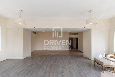 3 bedrooms Apartment in KG Tower, UAE No. 190639 4
