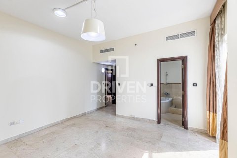 3 bedrooms Apartment in KG Tower, UAE No. 190639 10