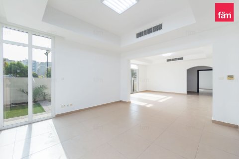 Villa de 4 chambres à Dubai, UAE No. 200357