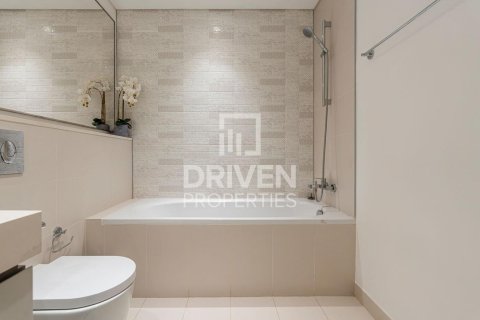 Appartement de 2 chambres à EMAAR Beachfront, UAE No. 207368 18