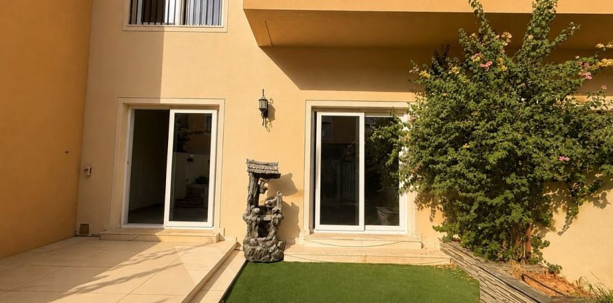 3 bedrooms Townhouse in Dubai, UAE No. 164896