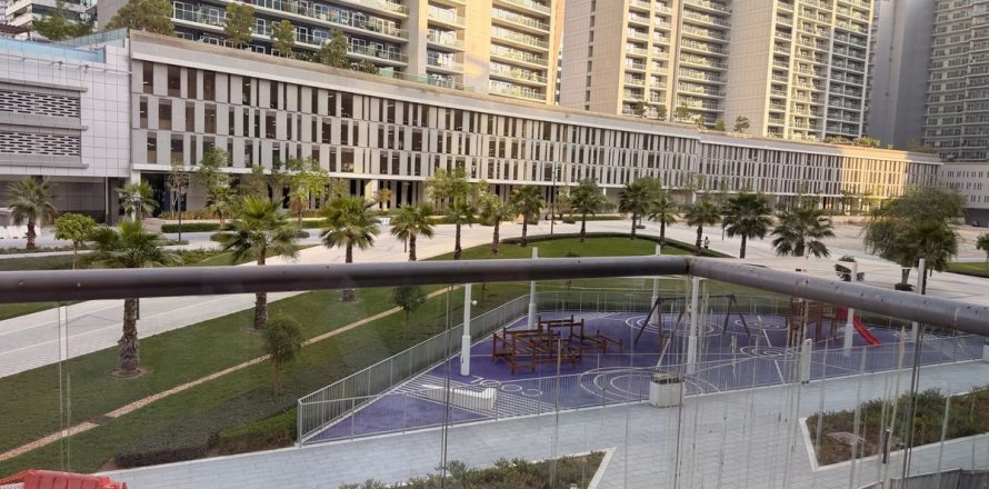 Apartment de 4 dormitorios en Business Bay, UAE No. 210136