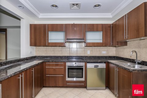 2 bedrooms Apartment in Palm Jumeirah, UAE No. 210129 4