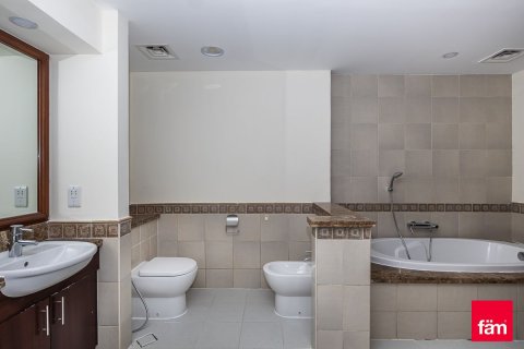 2 bedrooms Apartment in Palm Jumeirah, UAE No. 210129 11