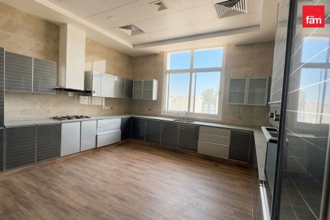 9 bedrooms Villa in Dubai, UAE No. 198641 10