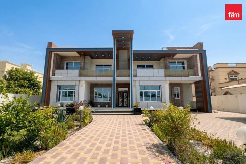 9 bedrooms Villa in Dubai, UAE No. 198641