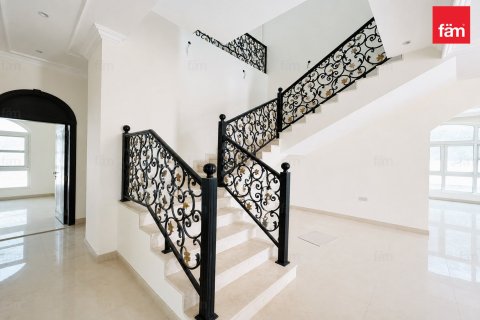 5 bedrooms Villa in Al Barsha, UAE No. 198643 4