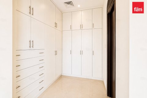 5 bedrooms Villa in Al Barsha, UAE No. 198643 7