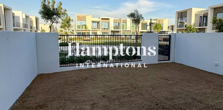 3 bedrooms Townhouse in Al Manara, UAE No. 140025