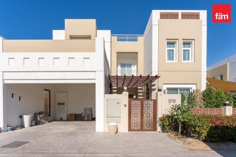 5 bedrooms Villa in Dubai, UAE No. 142807 4