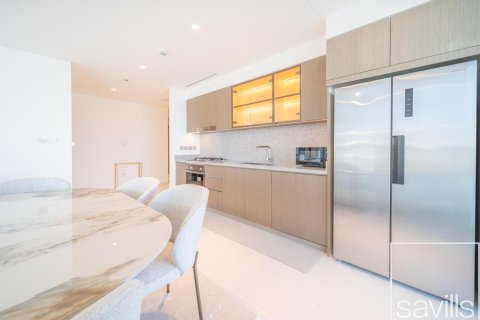 Appartement de 2 chambres à EMAAR Beachfront, UAE No. 201125 14