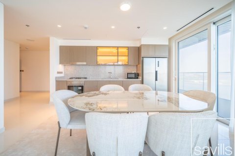 Appartement de 2 chambres à EMAAR Beachfront, UAE No. 201125 5