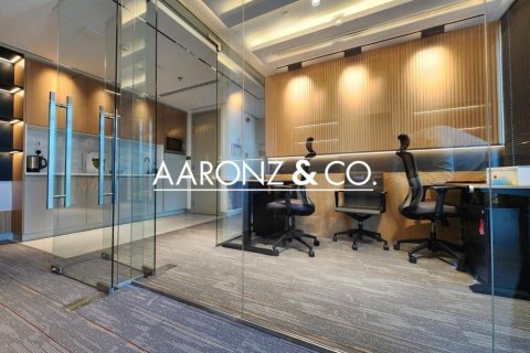 61m² Office in Business Bay, UAE No. 145082 4