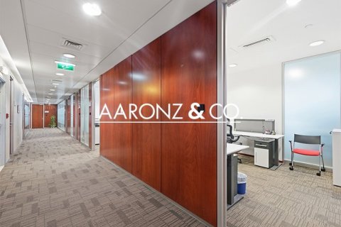 79m² Office in Sheikh Zayed Road, UAE No. 145076 4