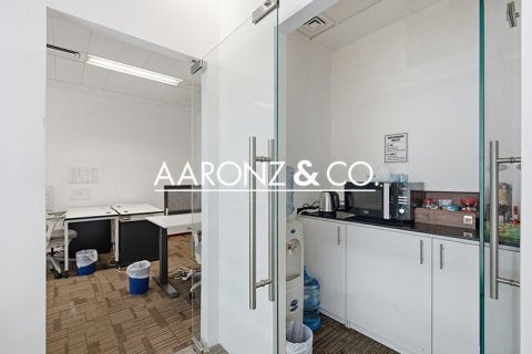79m² Office in Sheikh Zayed Road, UAE No. 145076 5