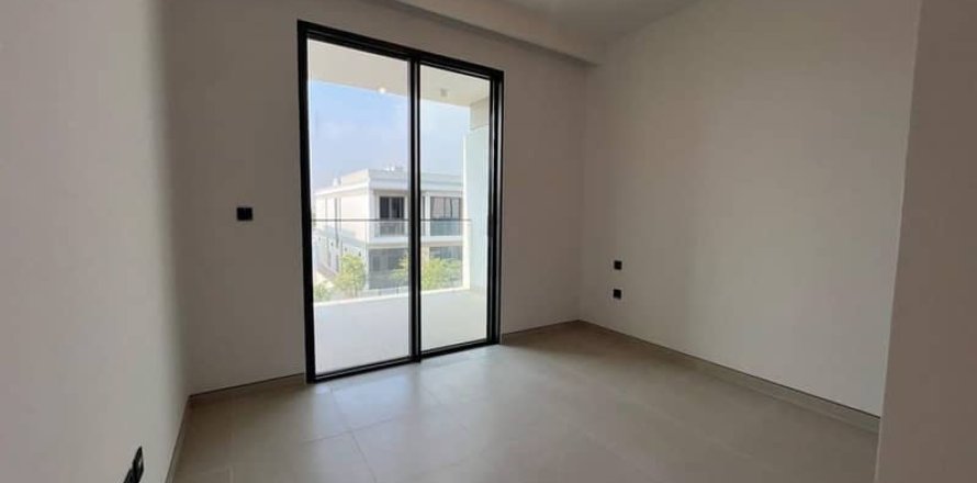 Villa de 4 dormitorios  No. 114128