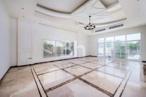 Villa de 5 dormitorios  No. 114122 23