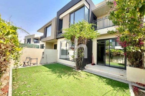 3 bedrooms Townhouse  No. 114126 2