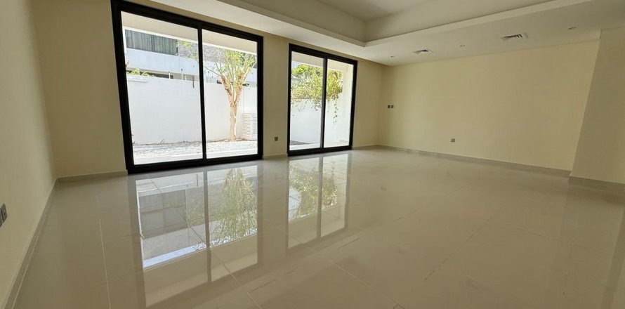 Townhouse de 4 dormitorios en Dubai, UAE No. 137229