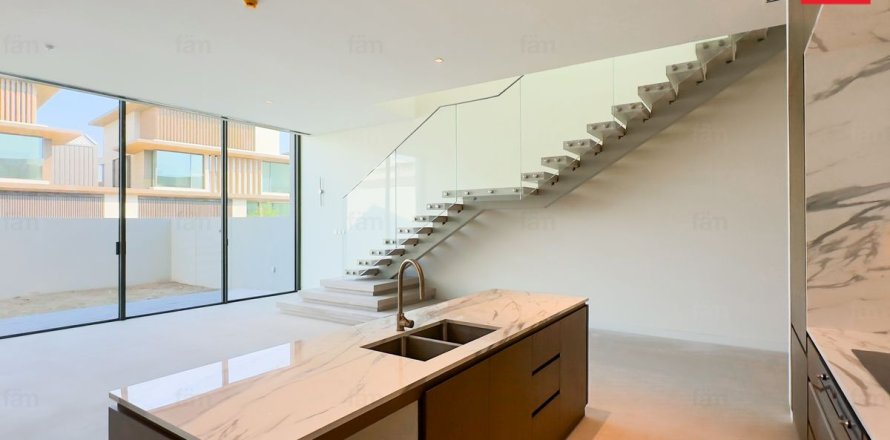 3 bedrooms Townhouse in Dubai, UAE No. 137223