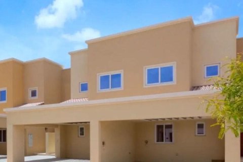 Townhouse de 2 dormitorios en Villanova, UAE No. 152538