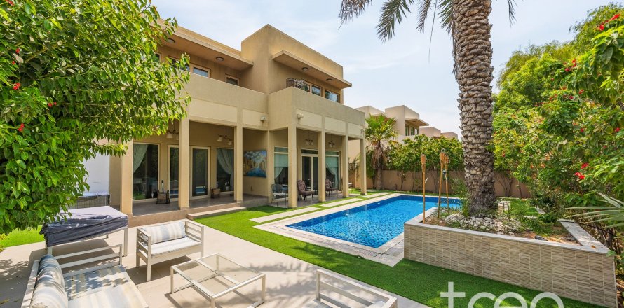 Villa de 3 dormitorios en Saheel, UAE No. 173509