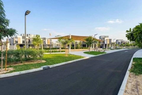 3 bedrooms Townhouse in Dubai, UAE No. 188289 6