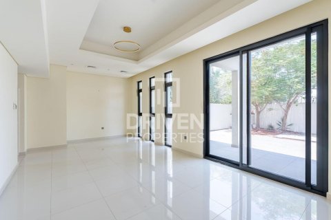 Townhouse de 3 dormitorios en Dubai, UAE No. 190725 3