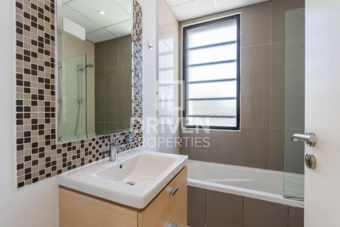 Townhouse de 3 dormitorios en Dubai, UAE No. 190725 15