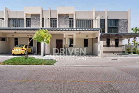 Townhouse de 3 dormitorios en Dubai, UAE No. 190725