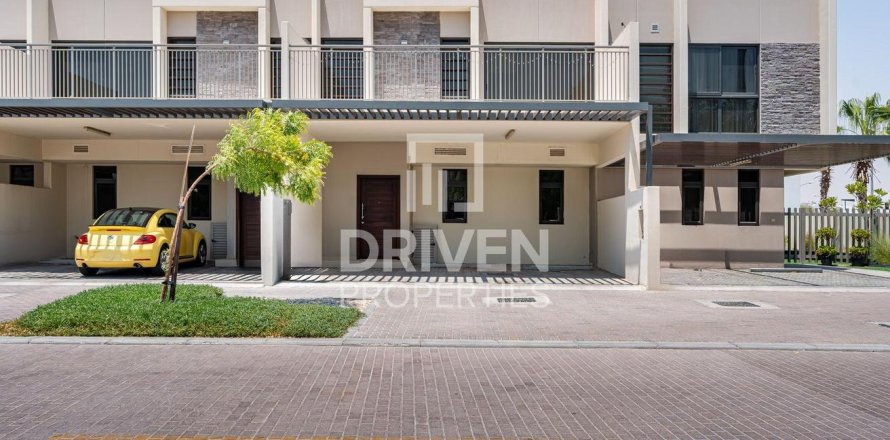Townhouse de 3 dormitorios en Dubai, UAE No. 190725