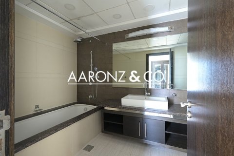 Appartement de 4 chambres  No. 112609 23