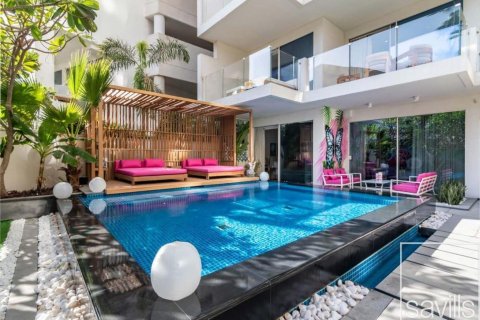 Квартира с 2 спальнями в FIVE Palm Jumeirah, ОАЭ №136493