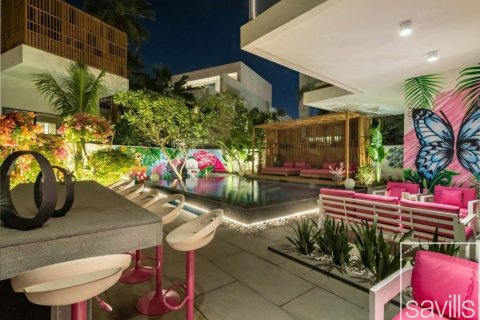 Квартира с 2 спальнями в FIVE Palm Jumeirah, ОАЭ №136493 14