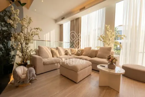 4 bedrooms Villa in Palm Jumeirah, UAE No. 164024 4