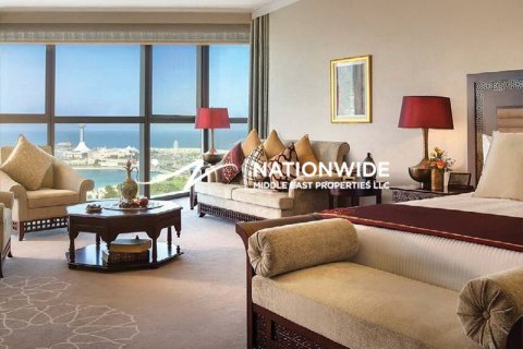 Apartment de 3 dormitorios en Abu Dhabi, UAE No. 135071 4