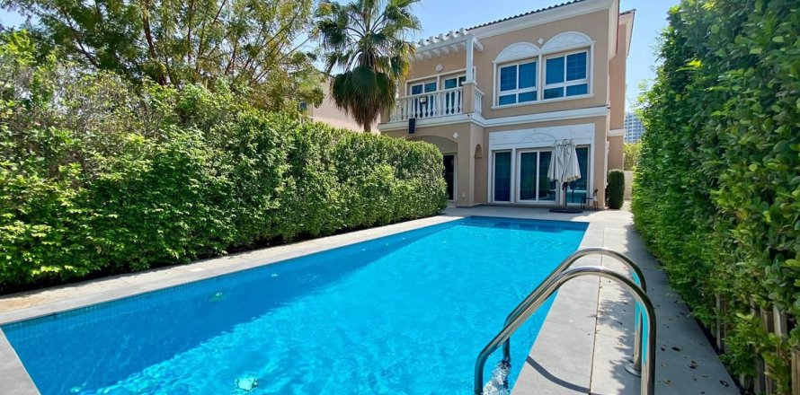 Villa de 2 chambres à Dubai, UAE No. 148637