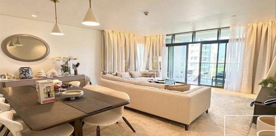 Appartement de 2 chambres à The Hills, UAE No. 201146